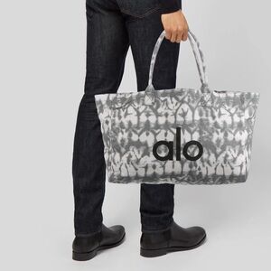 Alo Iconic Shopper Tote